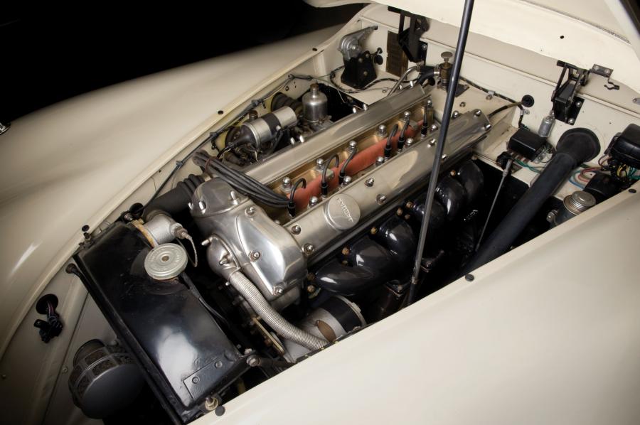  Jaguar XK120 Coupe 1953 года  (фото 3 из 5)